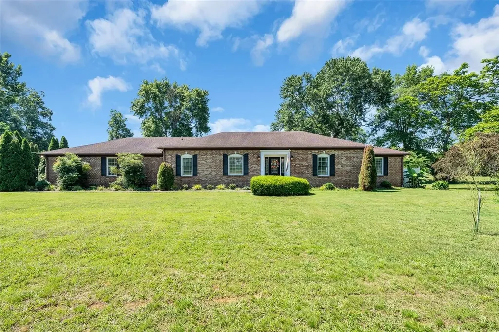 6263 Windrow Road Rockvale TN 37153