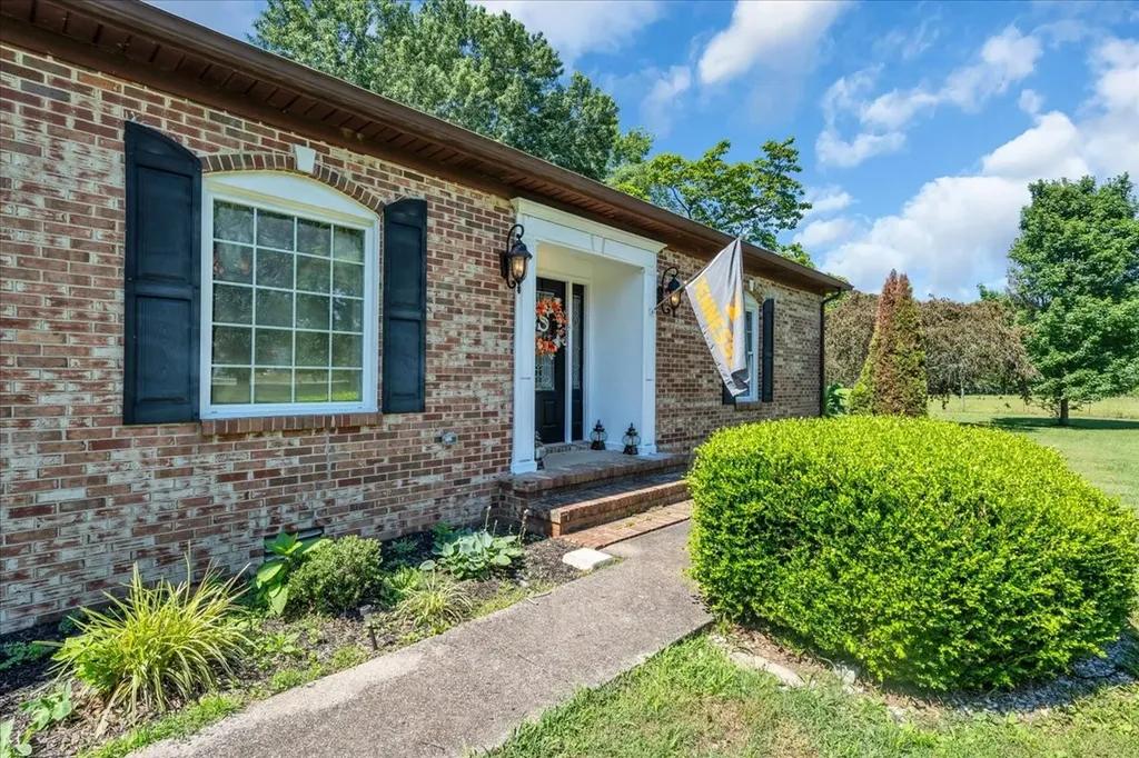 6263 Windrow Road Rockvale TN 37153