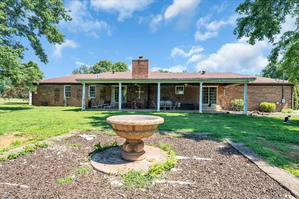 6263 Windrow Road Rockvale TN 37153