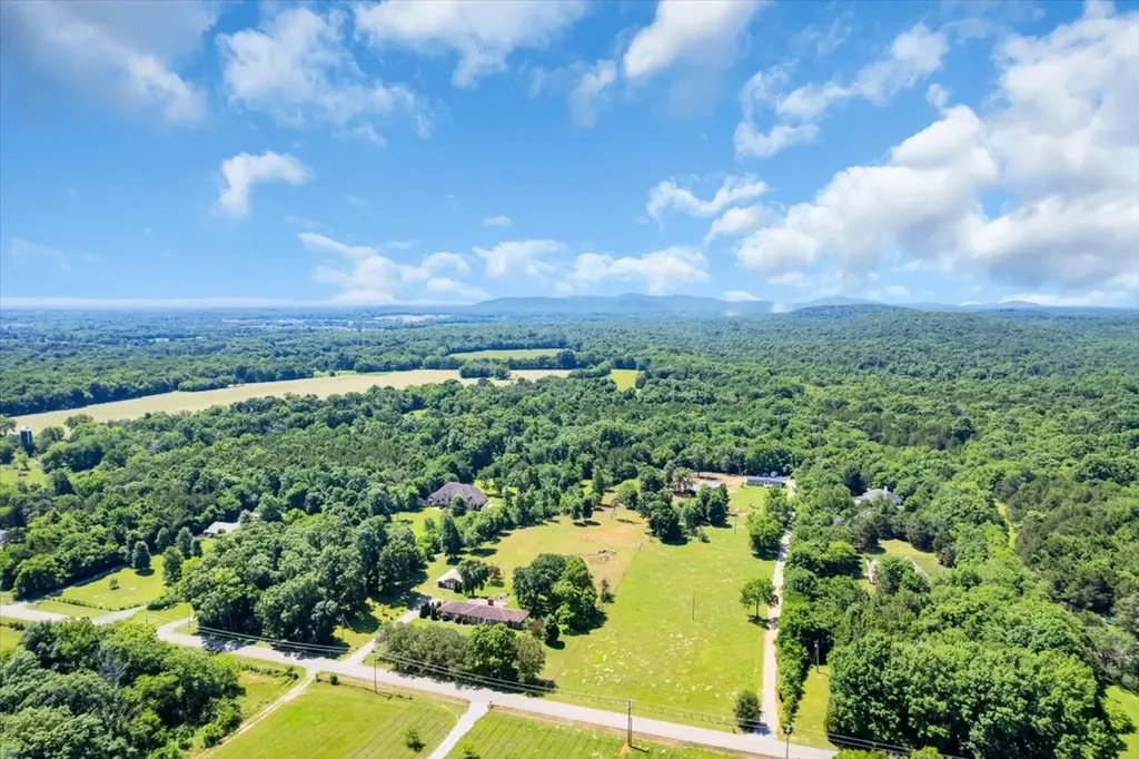 6263 Windrow Road Rockvale TN 37153