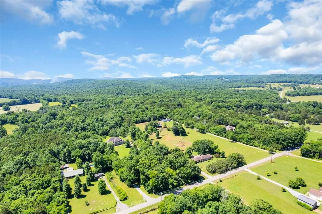 6263 Windrow Road Rockvale TN 37153