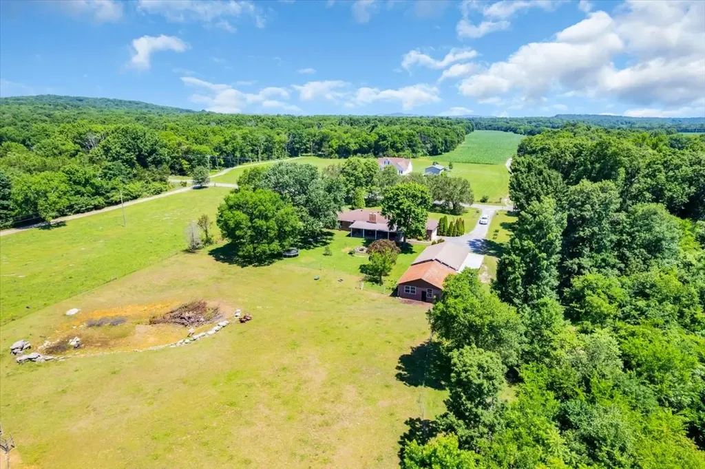 6263 Windrow Road Rockvale TN 37153