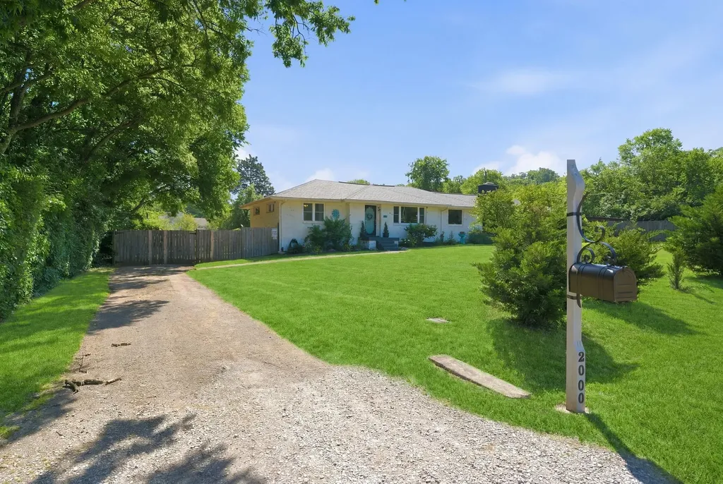 2000 Saint Joseph Drive Nashville TN 37218