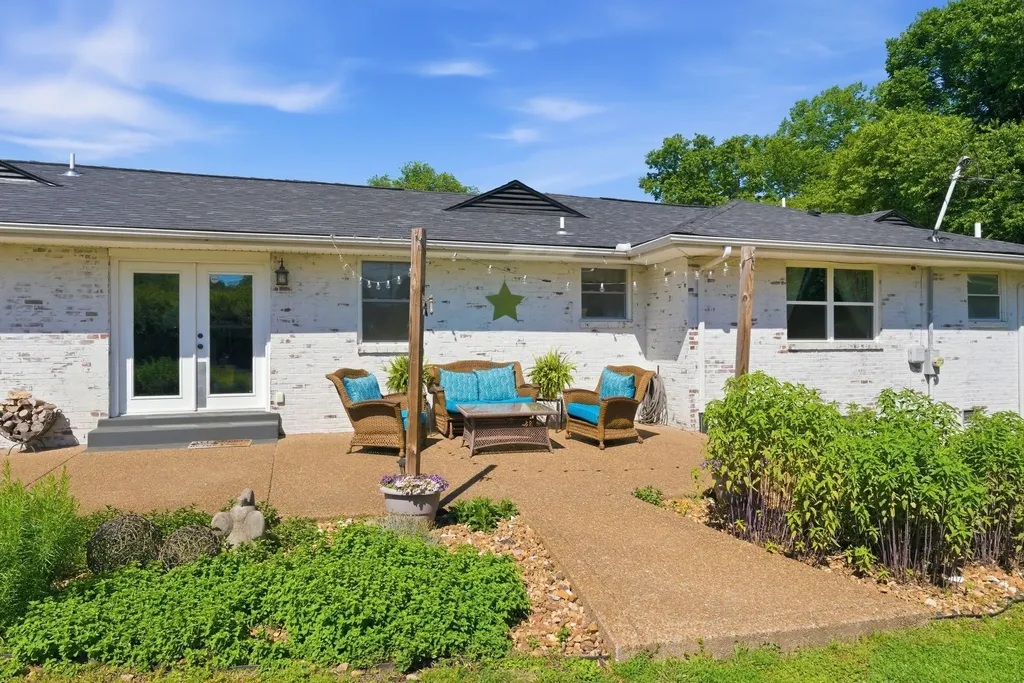2000 Saint Joseph Drive Nashville TN 37218
