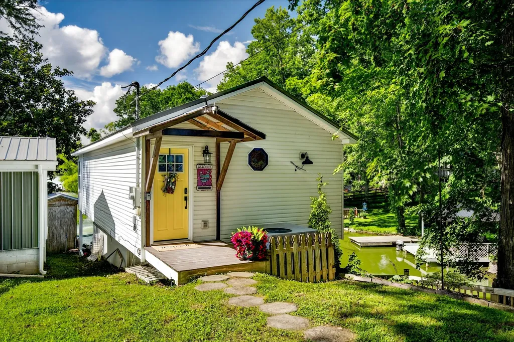 1283 Lake Logan Road Ardmore TN 38449