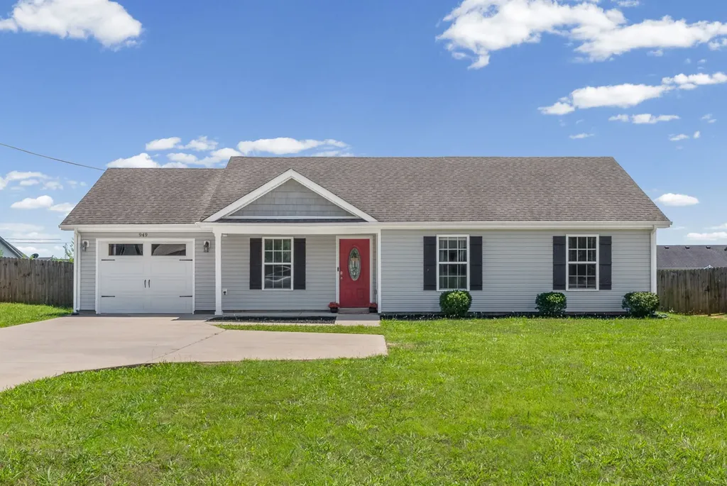 949 Hugh Hunter Road Oak Grove KY 42262