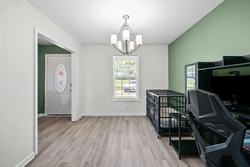 949 Hugh Hunter Road Oak Grove KY 42262