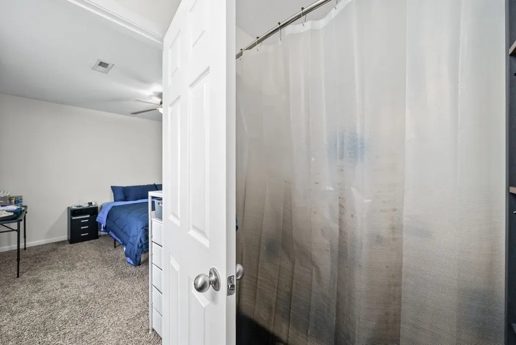949 Hugh Hunter Road Oak Grove KY 42262