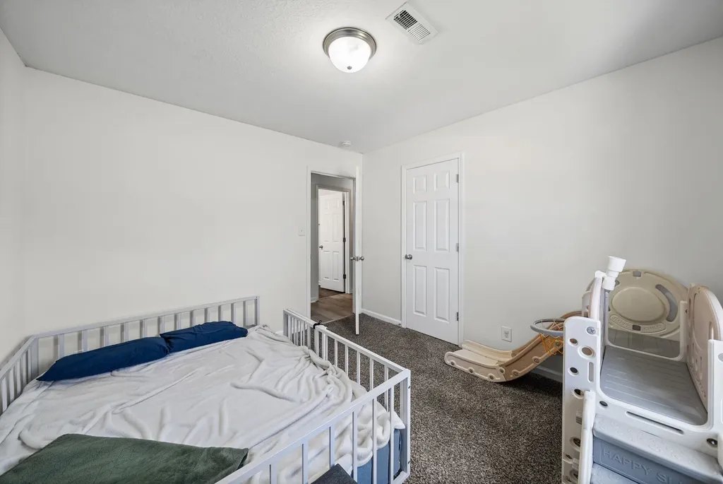 949 Hugh Hunter Road Oak Grove KY 42262