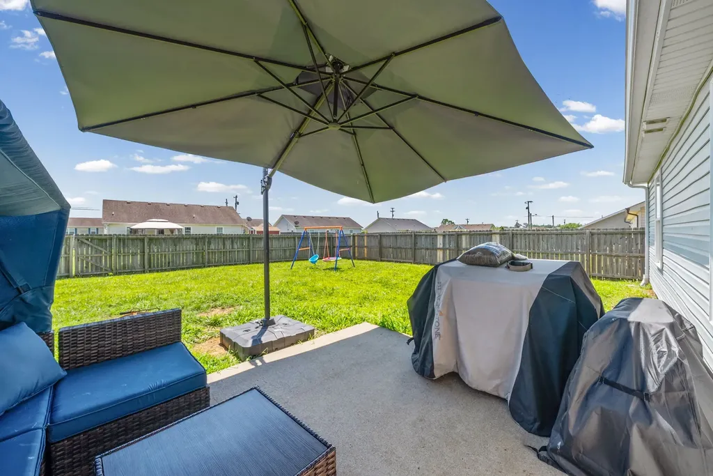 949 Hugh Hunter Road Oak Grove KY 42262
