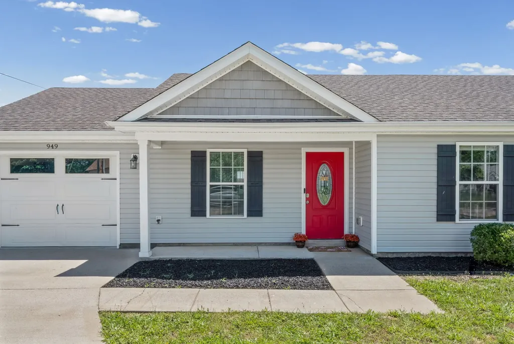 949 Hugh Hunter Road Oak Grove KY 42262