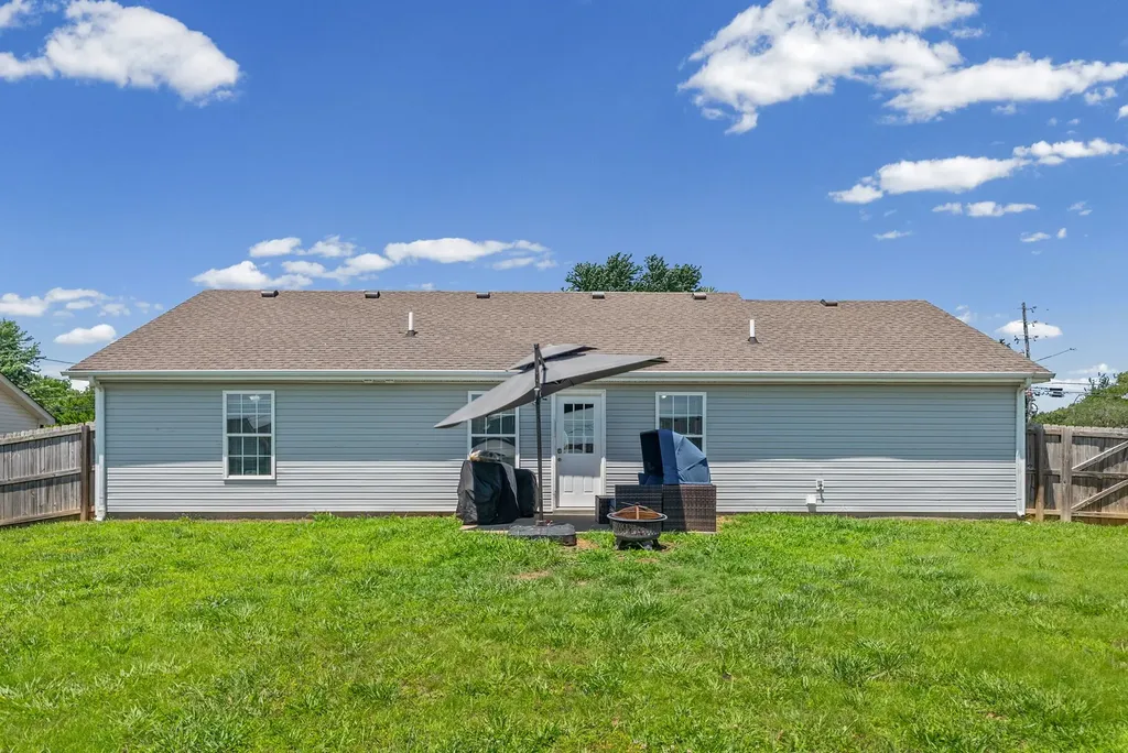 949 Hugh Hunter Road Oak Grove KY 42262