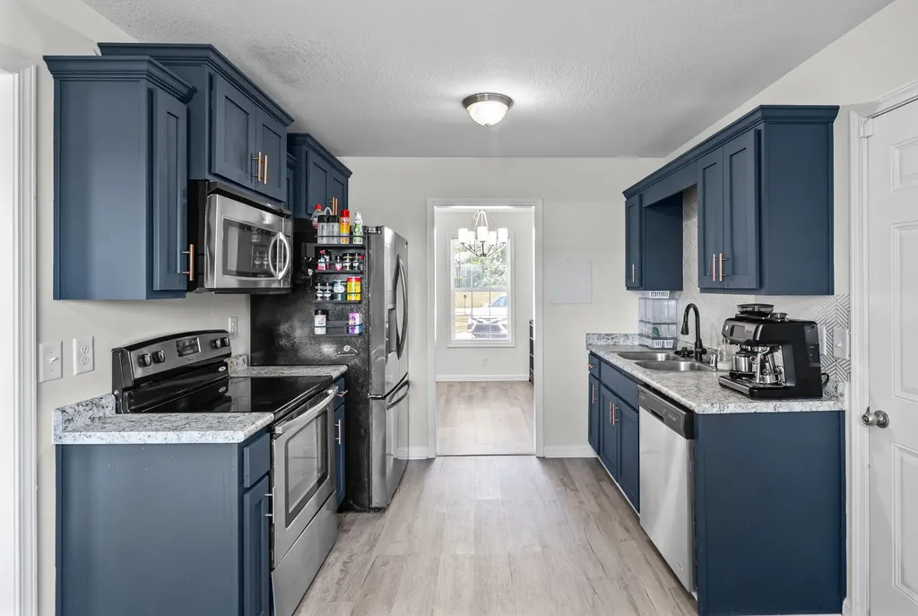 949 Hugh Hunter Road Oak Grove KY 42262