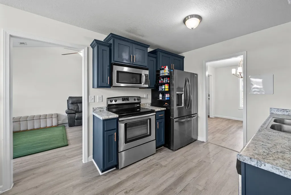 949 Hugh Hunter Road Oak Grove KY 42262