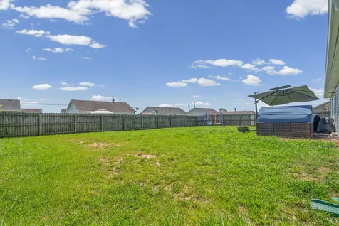 949 Hugh Hunter Road Oak Grove KY 42262