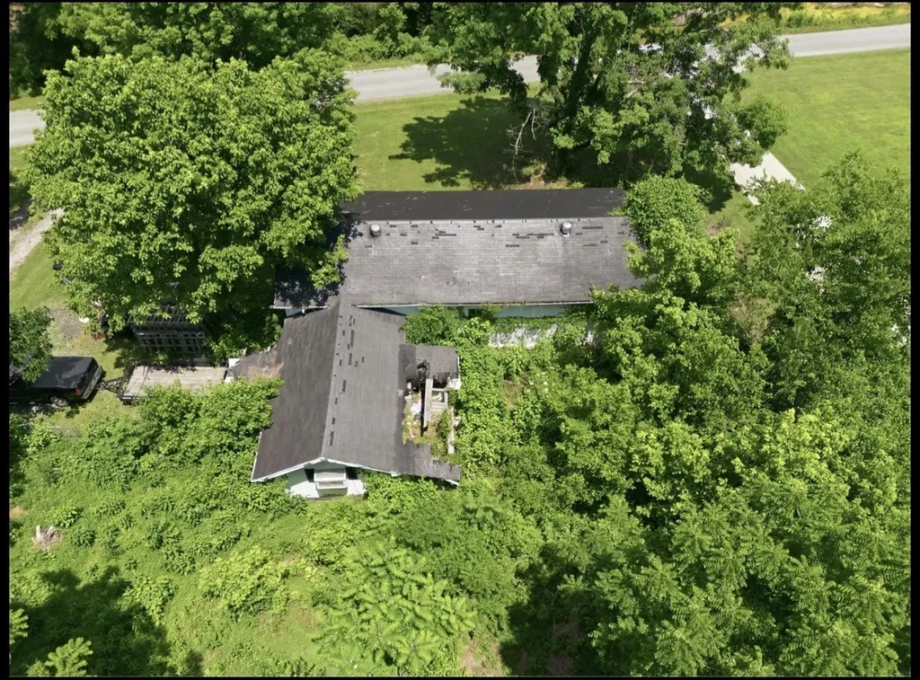 17 Dog Branch Road, S Pleasant Shade TN 37145