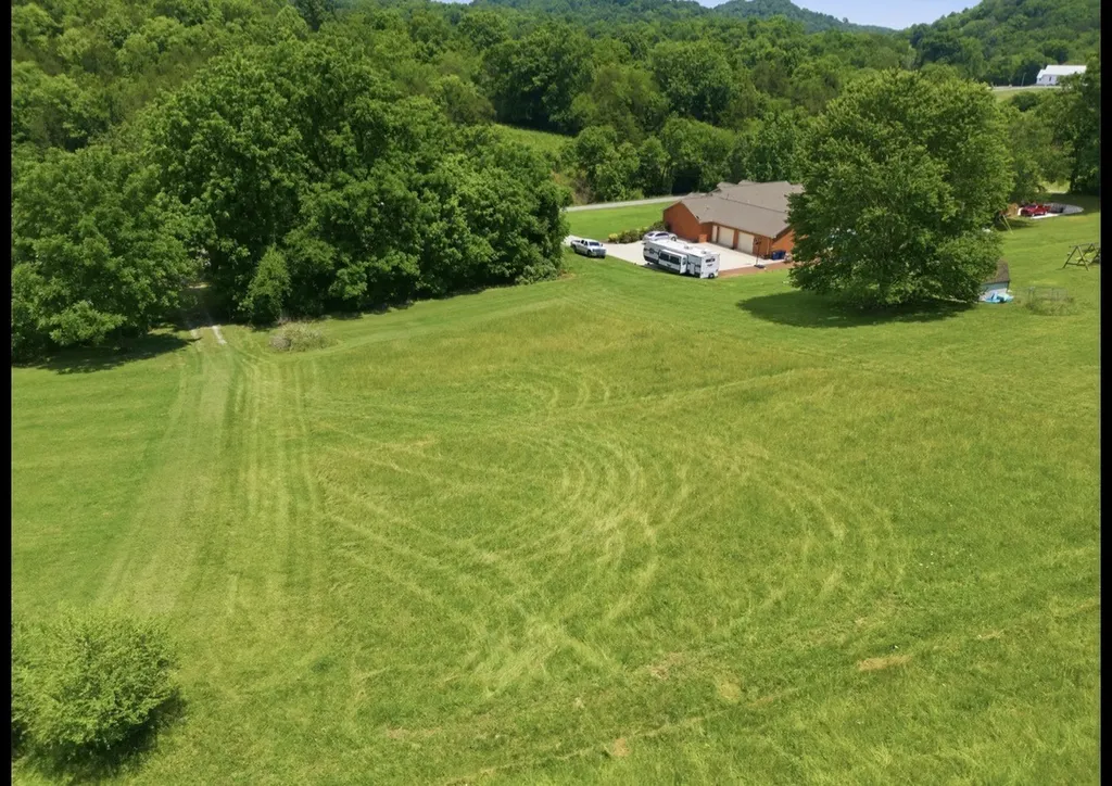 17 Dog Branch Road, S Pleasant Shade TN 37145