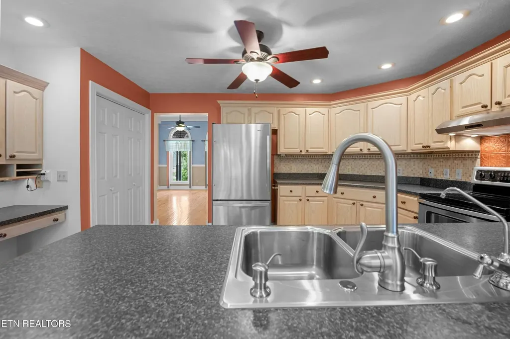 222 Amherst Lane Crossville TN 38558