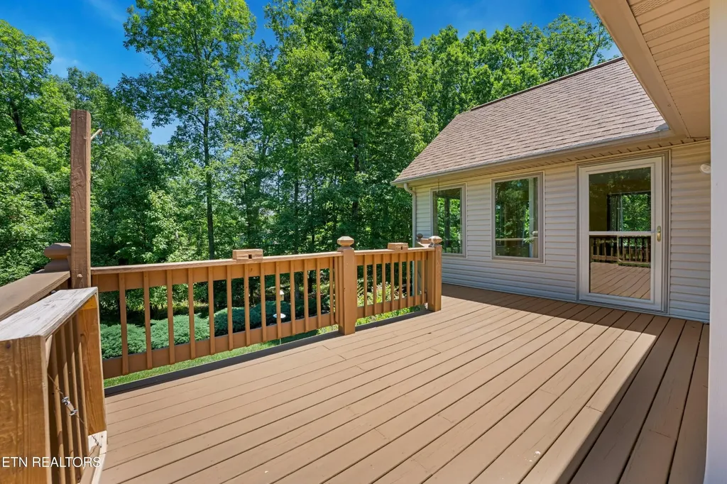 222 Amherst Lane Crossville TN 38558