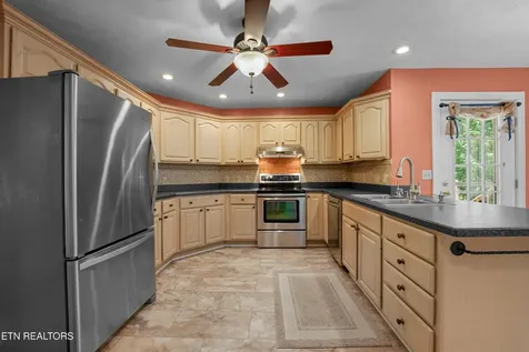 222 Amherst Lane Crossville TN 38558