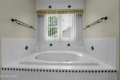 222 Amherst Lane Crossville TN 38558