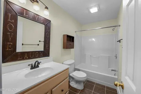 222 Amherst Lane Crossville TN 38558
