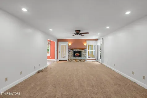 222 Amherst Lane Crossville TN 38558