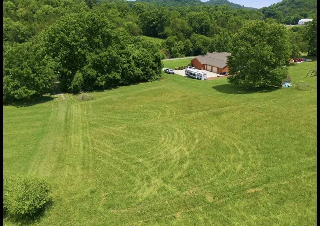 17 Dog Branch Road, S Pleasant Shade TN 37145