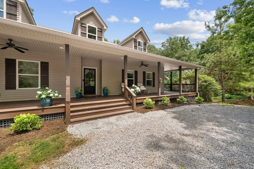 3352 R O Peach Road Columbia TN 38401