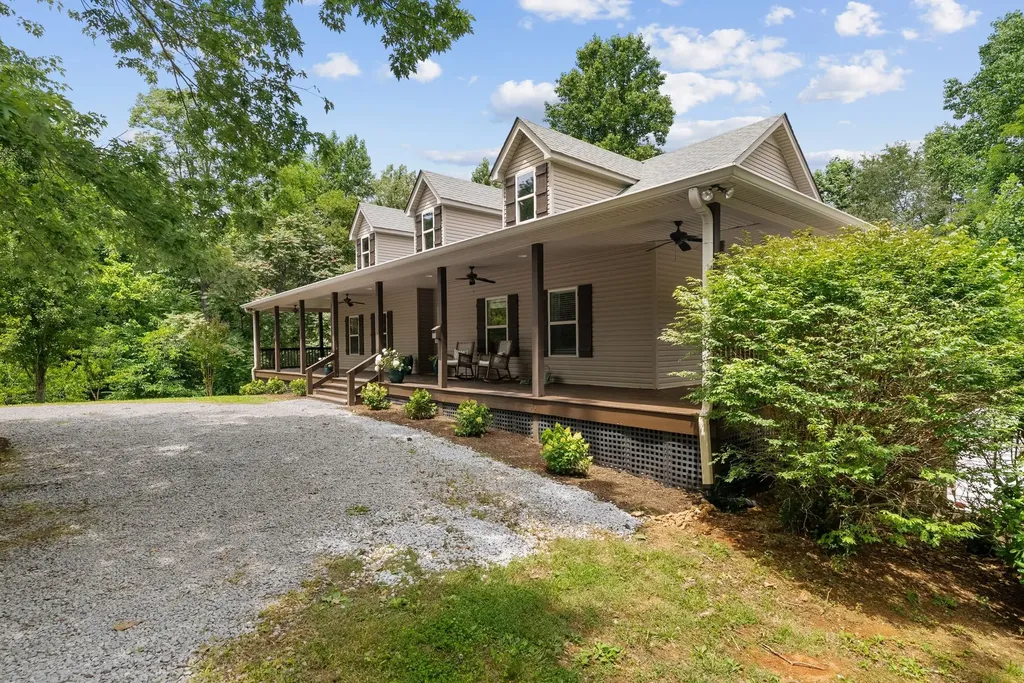 3352 R O Peach Road Columbia TN 38401