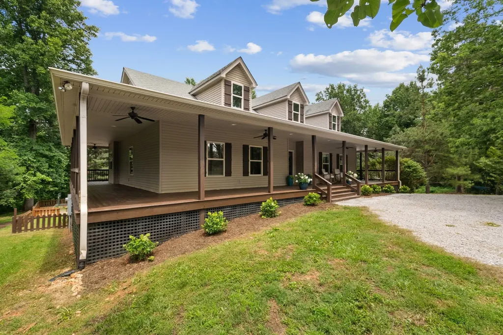 3352 R O Peach Road Columbia TN 38401