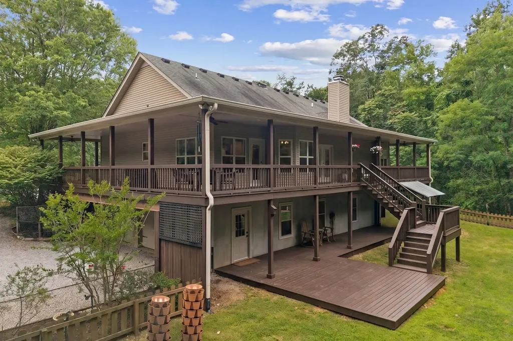 3352 R O Peach Road Columbia TN 38401