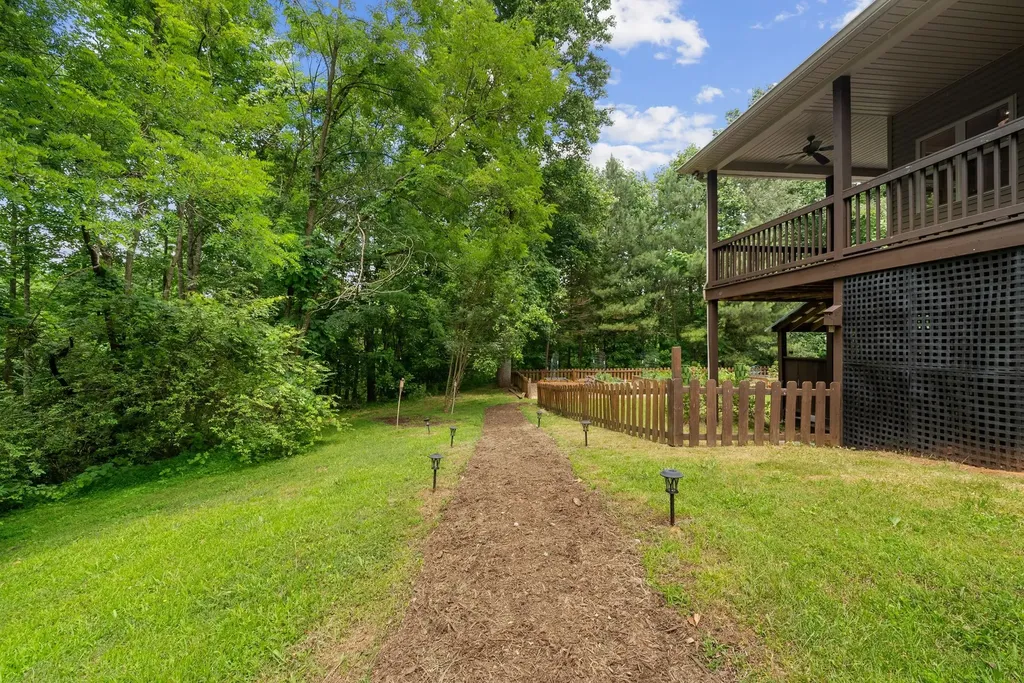 3352 R O Peach Road Columbia TN 38401