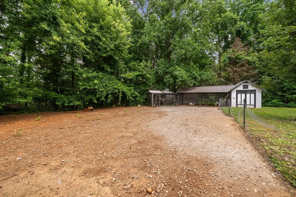 3352 R O Peach Road Columbia TN 38401