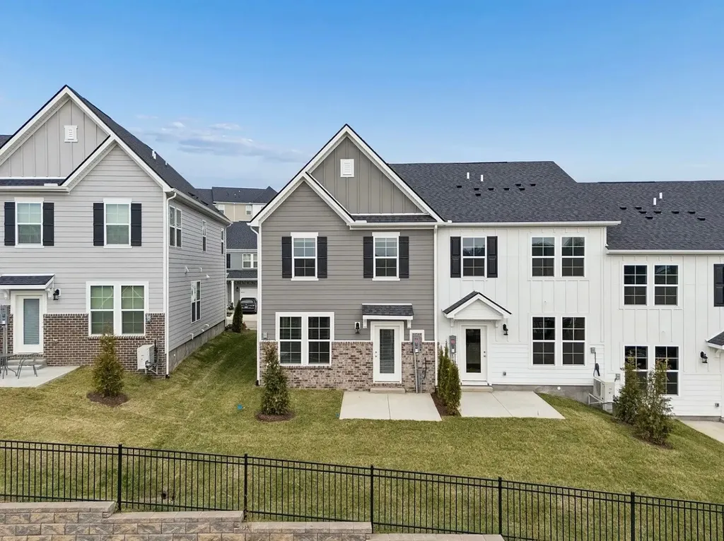 5069 Dayflower Drive Hermitage TN 37076