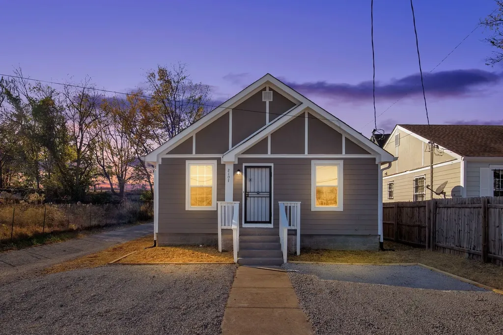 2107 18th Ave North, N Nashville TN 37208