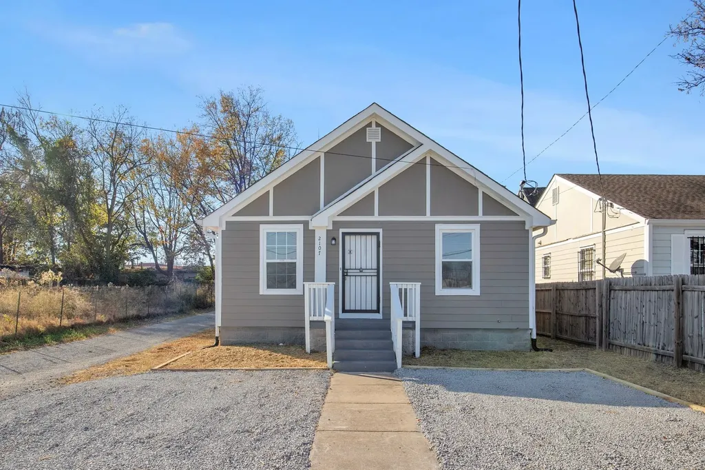 2107 18th Ave North, N Nashville TN 37208