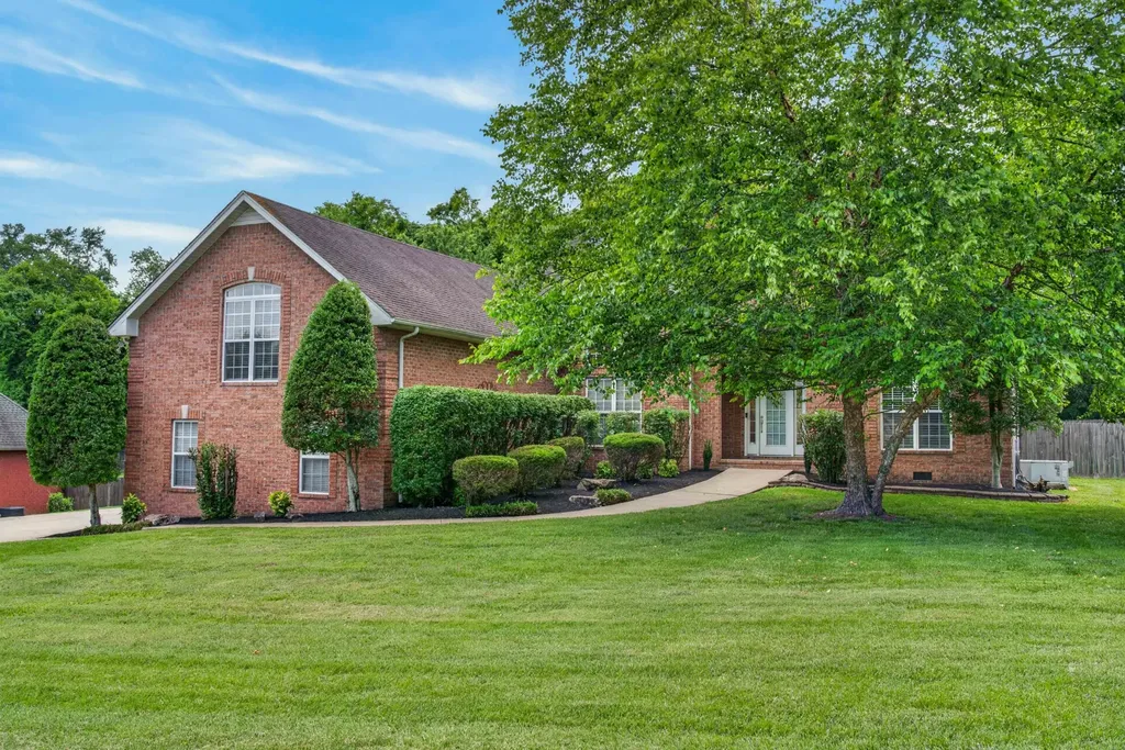 1015 Stafford Court Hendersonville TN 37075