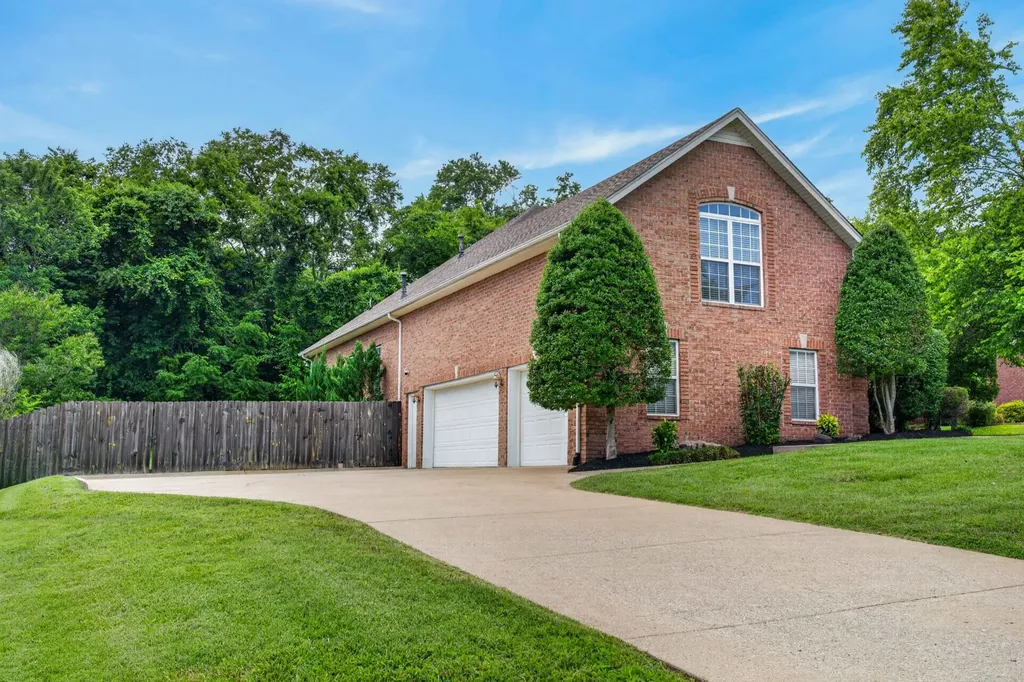 1015 Stafford Court Hendersonville TN 37075