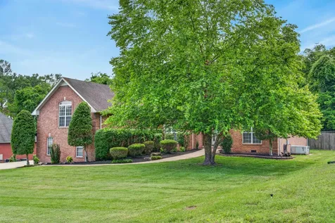 1015 Stafford Court Hendersonville TN 37075