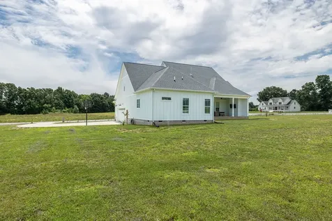 134 Hurst Drive Leoma TN 38468