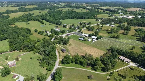 3 Old Highway 52 Westmoreland TN 37186