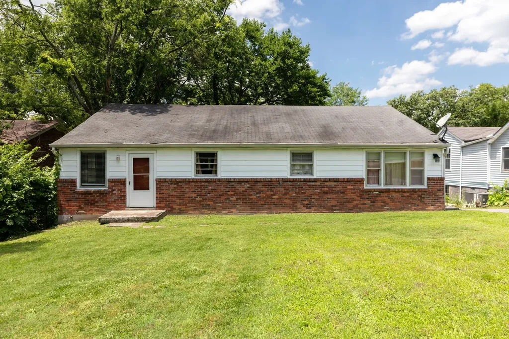 2740 Jones Avenue Nashville TN 37207