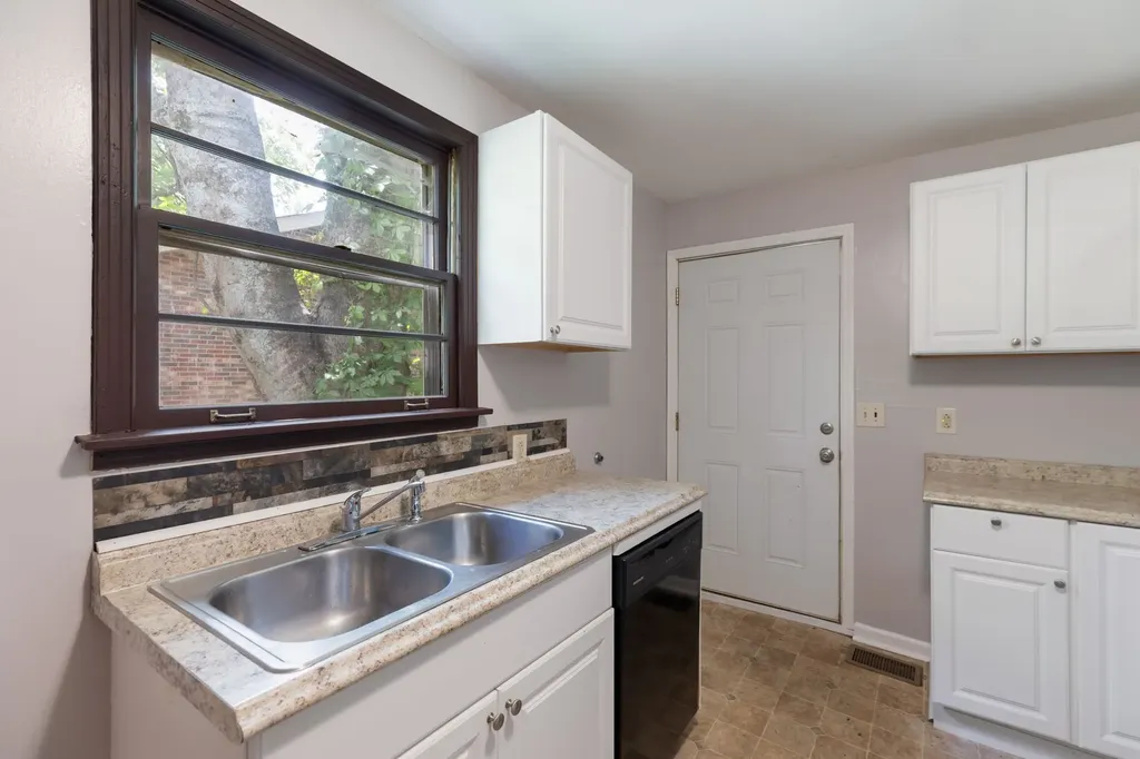 2740 Jones Avenue Nashville TN 37207