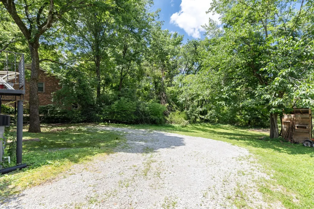2740 Jones Avenue Nashville TN 37207
