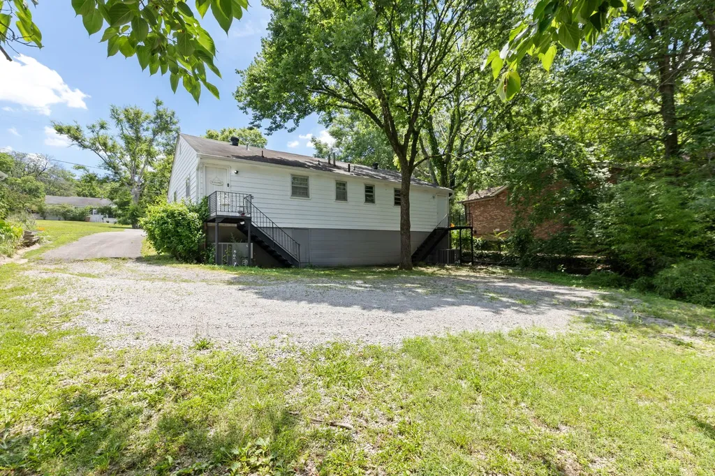 2740 Jones Avenue Nashville TN 37207