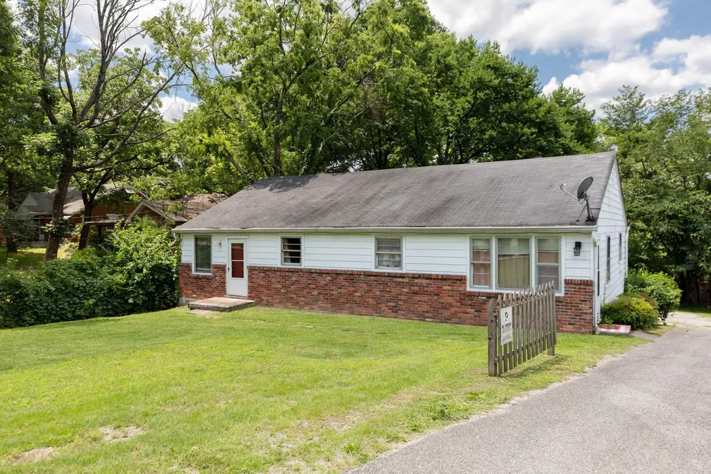 2740 Jones Avenue Nashville TN 37207