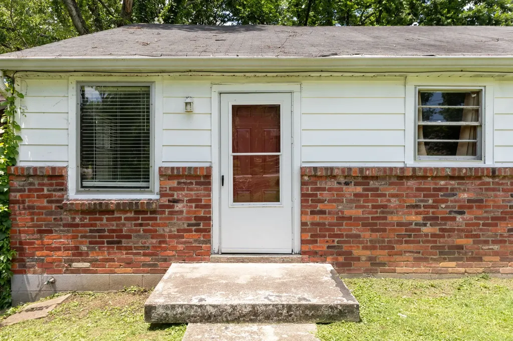 2740 Jones Avenue Nashville TN 37207