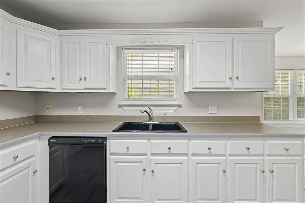 5048 Appalachain Drive Goodlettsville TN 37072