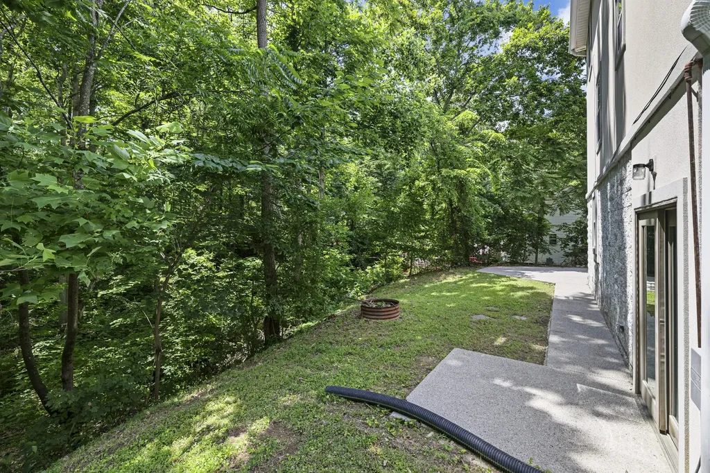 5048 Appalachain Drive Goodlettsville TN 37072